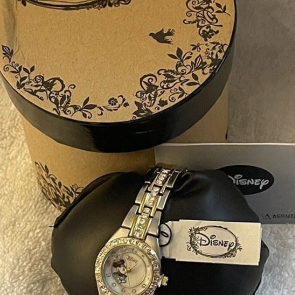 Disney Mickey Mouse Collectible Bracelet Watch With Beautiful Crystals NIB - Picture 7 of 7